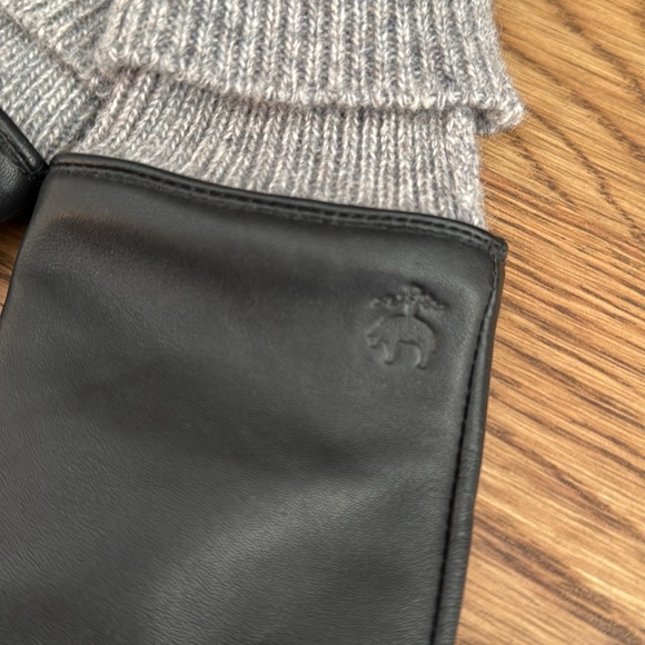 Brooks Brothers Women’s Leather Gloves - Picture 2 of 6